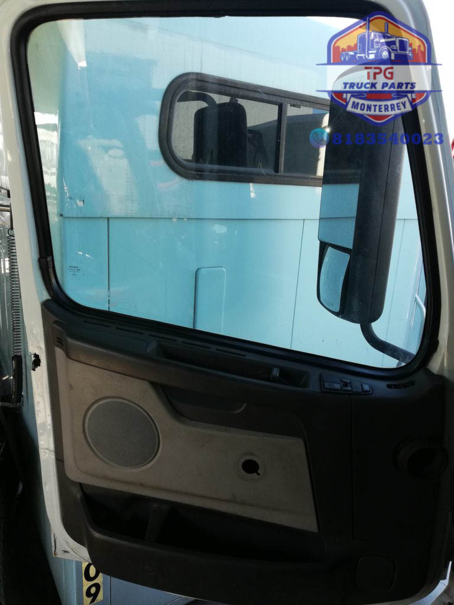 Cabina Volvo año 2011 VNM430 (1.7).jpg