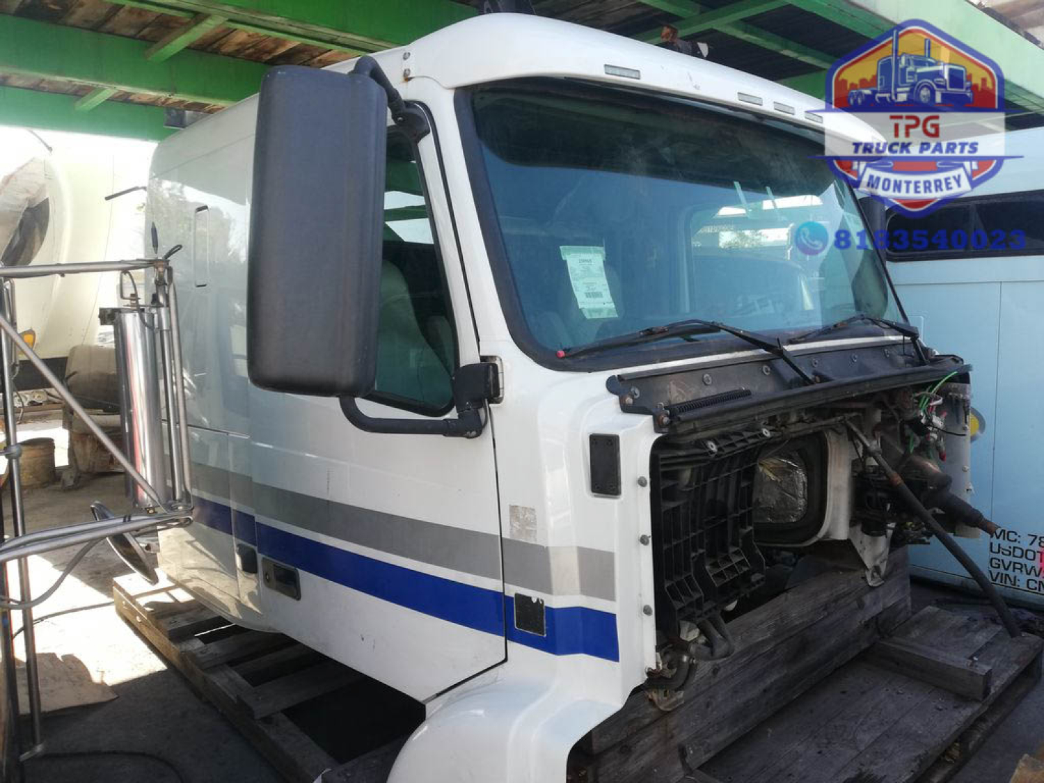 Cabina Volvo año 2011 VNM430 (1.1).jpg